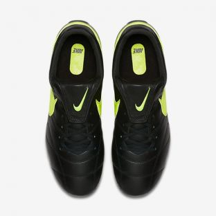 THE NIKE PREMIER II SG-PRO AC